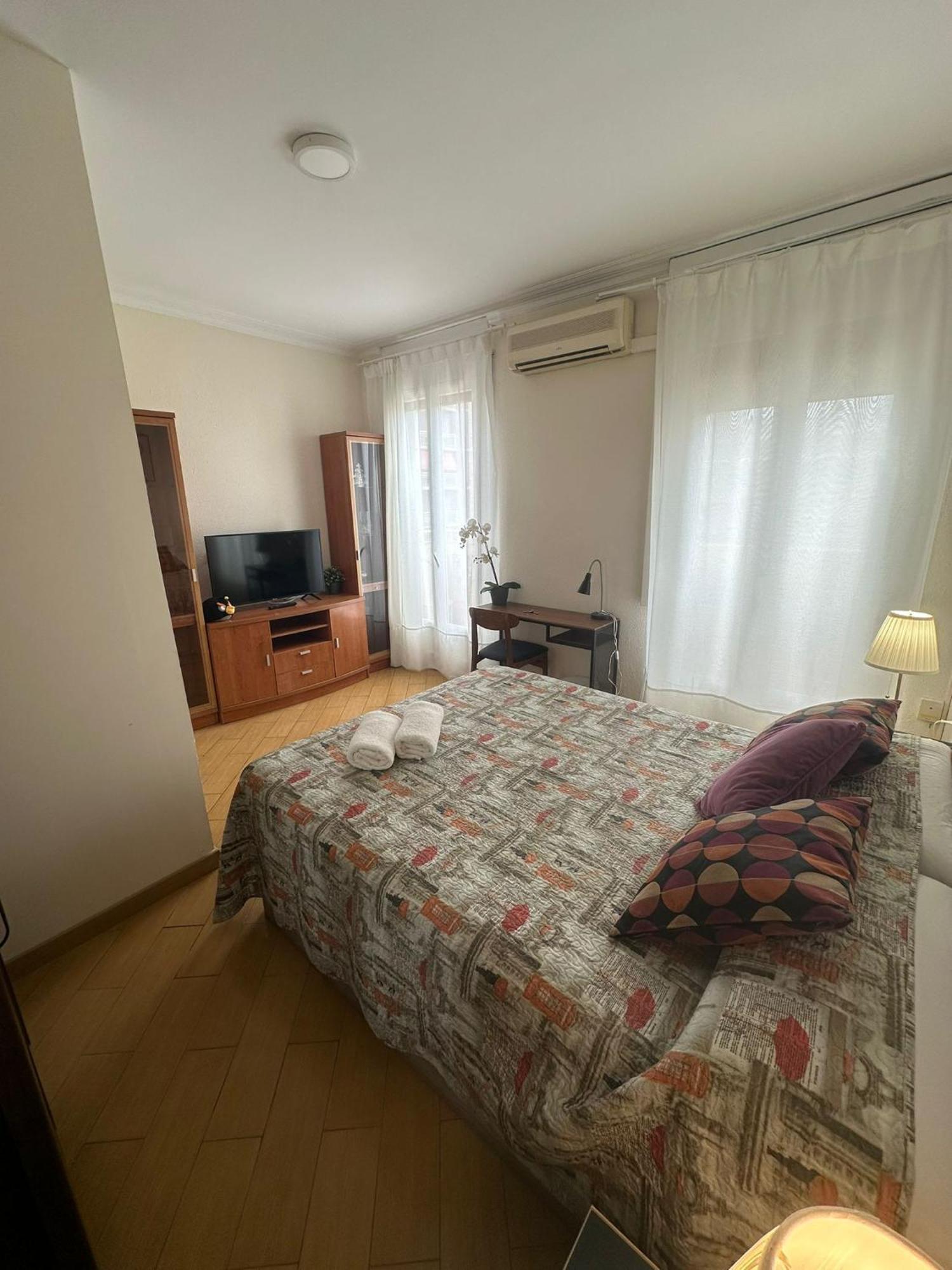 Rooms Nueva Valencia برشلونة المظهر الخارجي الصورة