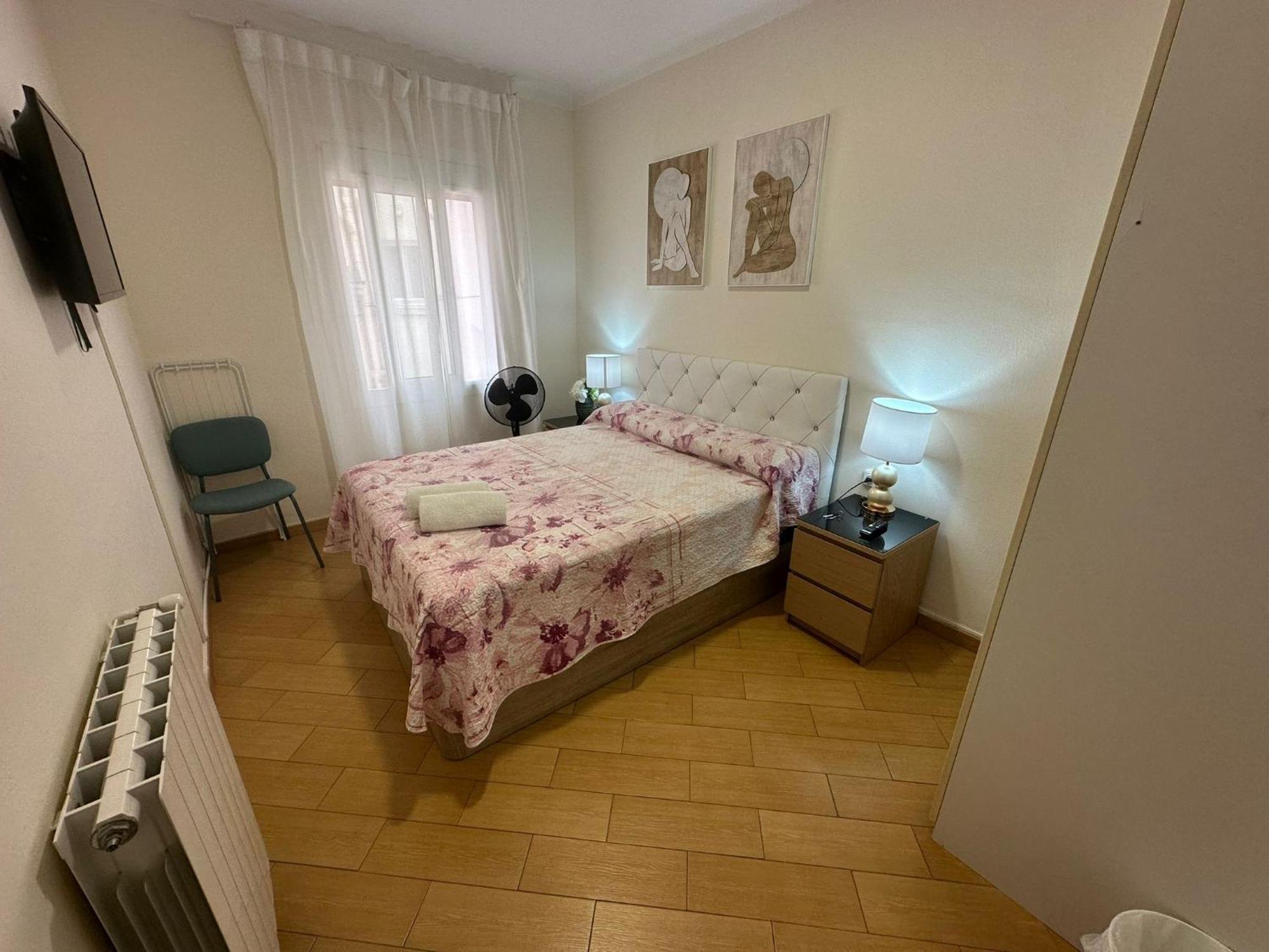 Rooms Nueva Valencia برشلونة المظهر الخارجي الصورة